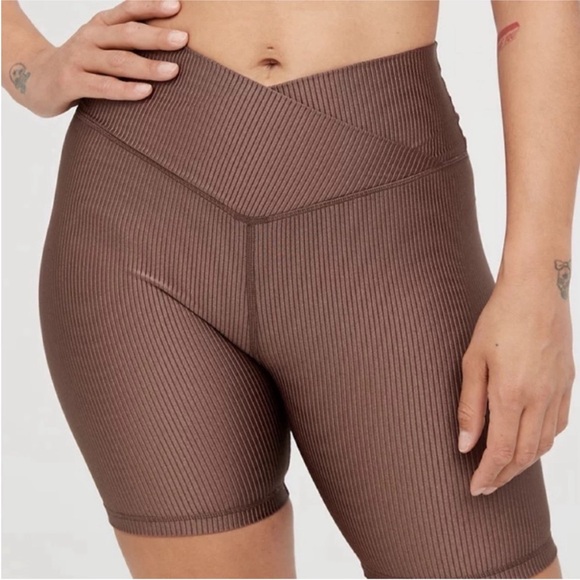aerie Pants - NWOT Aerie Offline Ribbed Shine High Waisted Crossover 7” Biker Shorts